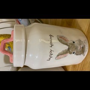 Sugar container by Rae Dunn